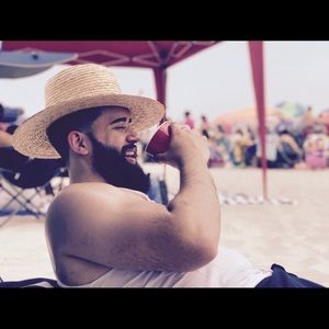 Meet your Posher, Victor